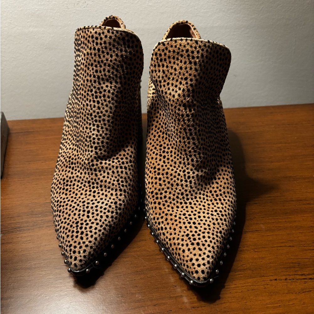 GioVanni Di Rocco leopard print Tan Ankle Boots Size 7